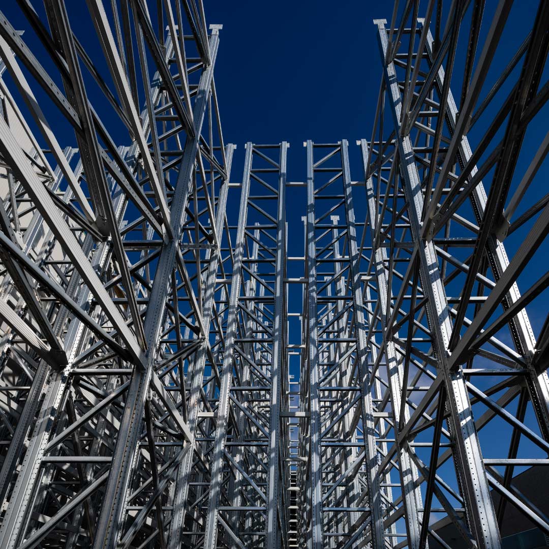 capannoni-fotovoltaico-1080x1080px-C Struttura di un magazzino autoportante in acciaio con scaffalature portanti