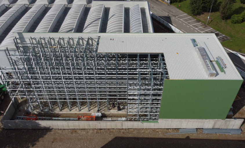Capannone autoportante in acciaio con fotovoltaico integrato in copertura