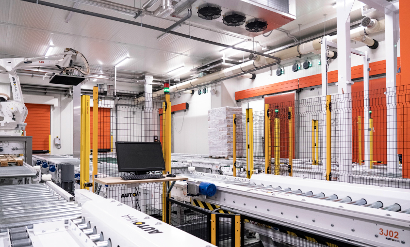 Integrazione tra WMS ERP e trasloelevatori nel magazzino automatico
